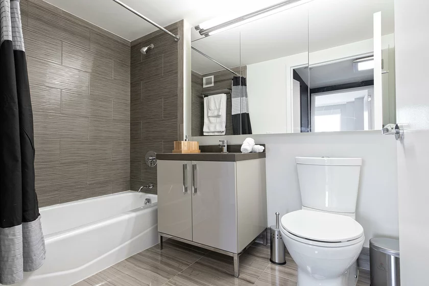 https://www.relatedrentals.com/sites/default/files/styles/image_gallery_medium/public/2018-12/4%20Bathroom_7.jpg.webp?itok=e0JAjLIo