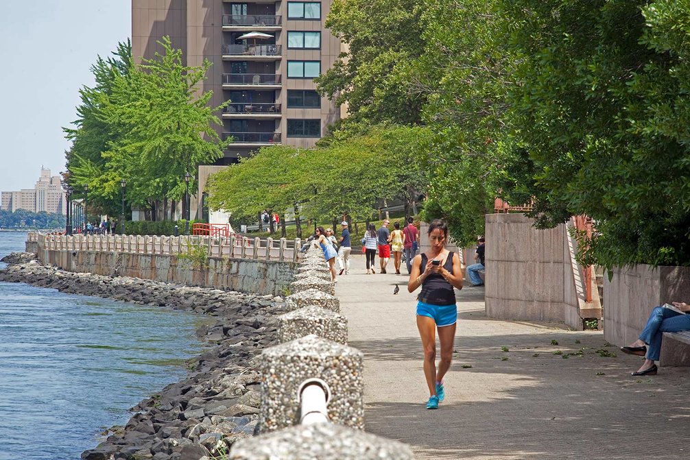 riverwalk crossing amenities