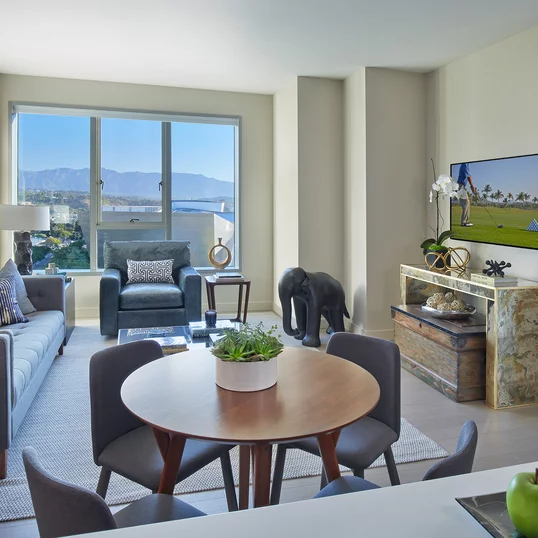 Expansive windows open to sweeping views of Downtown LA and beyond.